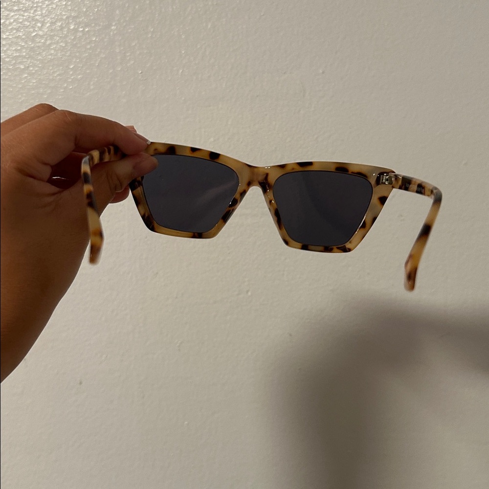 Target Tortoise Shell Sunglasses - Picture 4 of 5